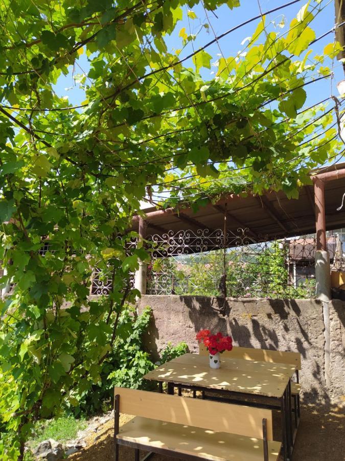 Gevorgyans Bed&Breakfast Tat'ev Buitenkant foto